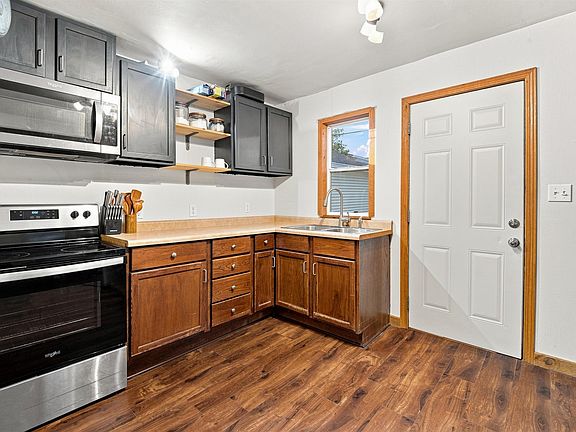 5th image of 5 Armstrong Ct