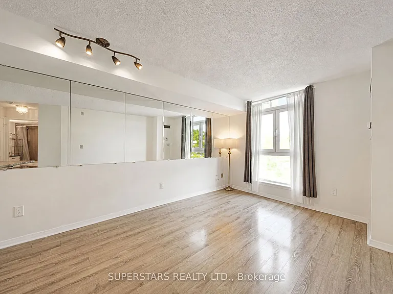 18 Valley Woods Rd #815 — Photo 13
