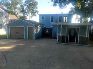 696 W Cattle Dr, Onalaska, TX 77360