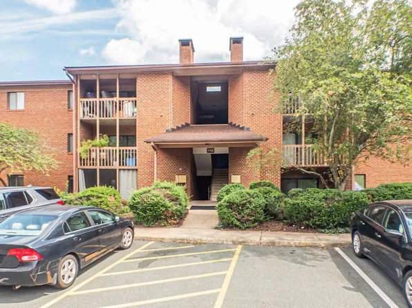 114 Turtle Creek Rd APT 8, Charlottesville, VA 22901