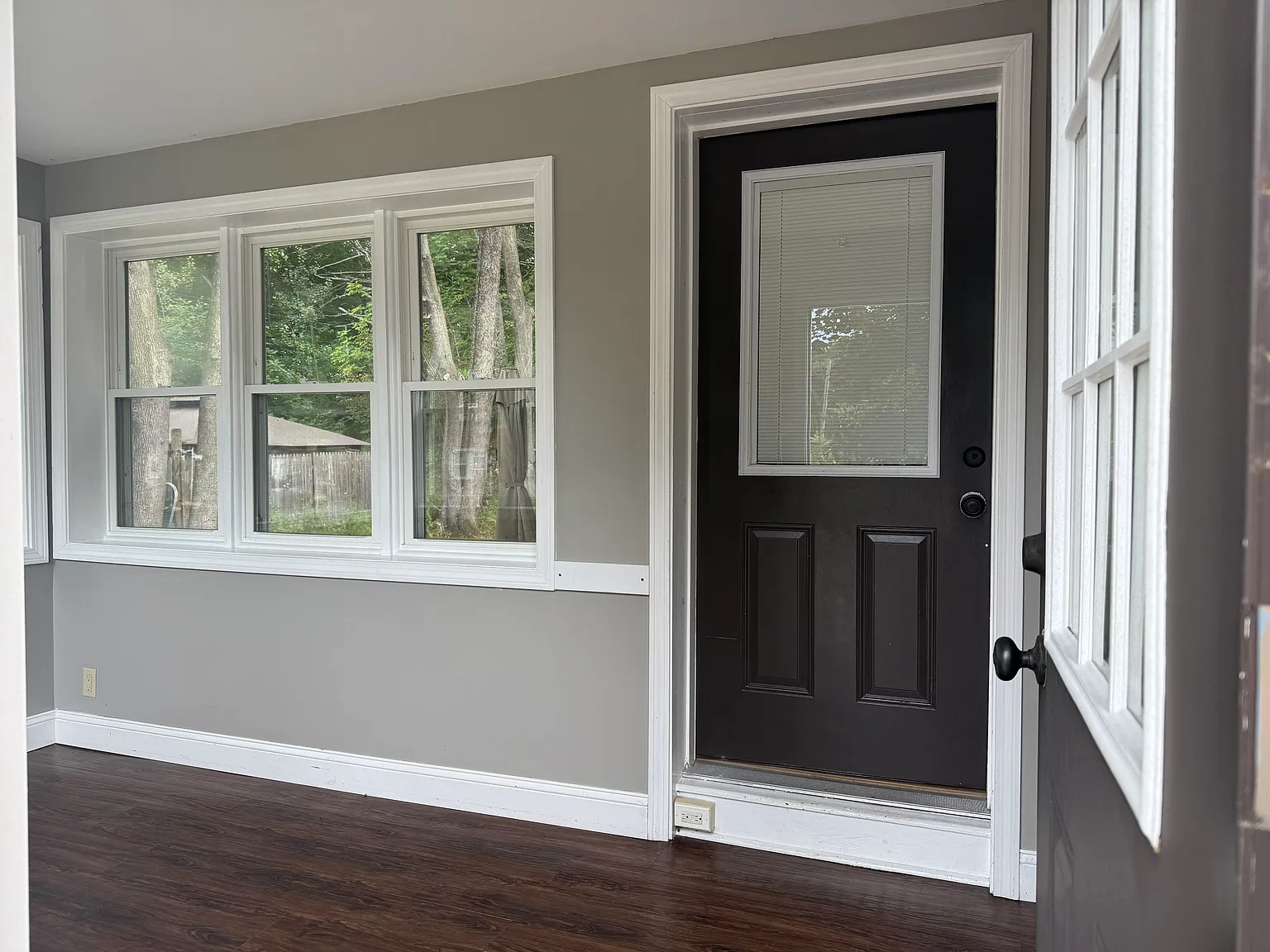 3 bed, 1.5 bath, 1475 sqft, $2,900 — Photo 2