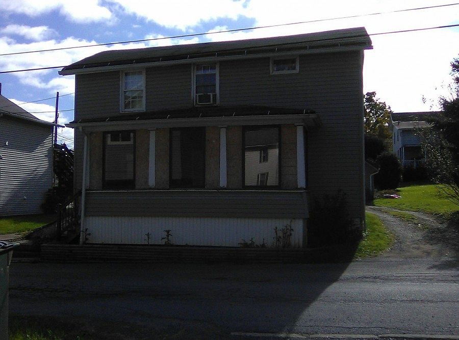 1st image of 604 Ann St