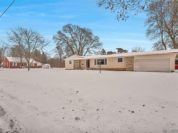 2nd image of 8426 Maplewood Dr