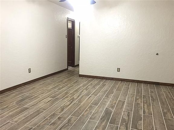 3rd image of 724 Willowbrook Dr