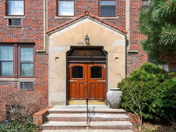 325 Tappan St APT 6, Brookline, MA 02445
