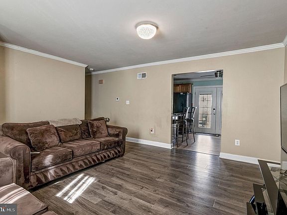 5th image of 4304 Hemingway Dr