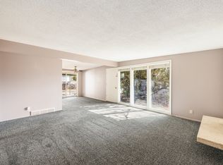 845 E Larkspur Dr, Sandy, UT 84094