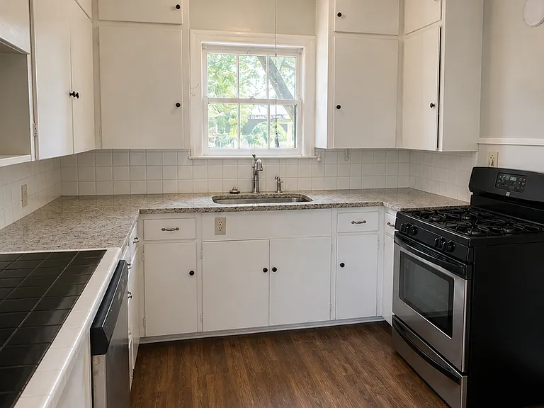 1605 Pearl St #B — Photo 11