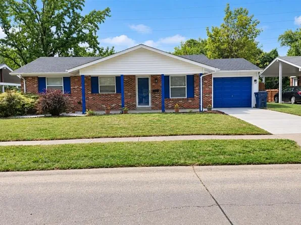 2216 Foggy Bottom Dr, Florissant, MO 63031