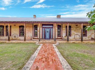 113 James St, Brackettville, TX 78832