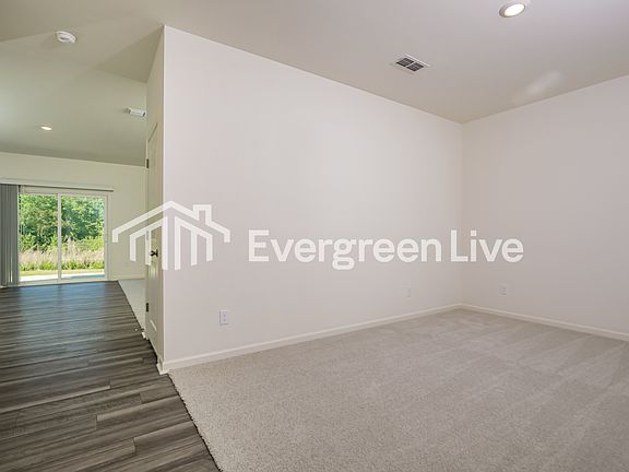 4th image of 305 Logan Creek Dr