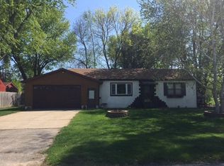810 Hanson Rd, La Crosse, WI 54603