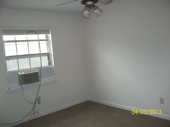 4th image of 92 Shirley Dr