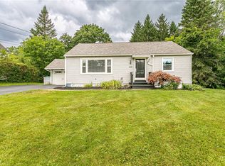 1113 Hatch Rd, Webster, NY 14580