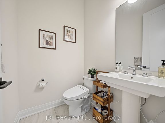 5th image of 41 West Village Ln