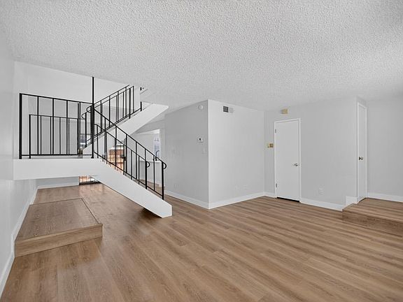 5th image of 4215 Brookfield Dr