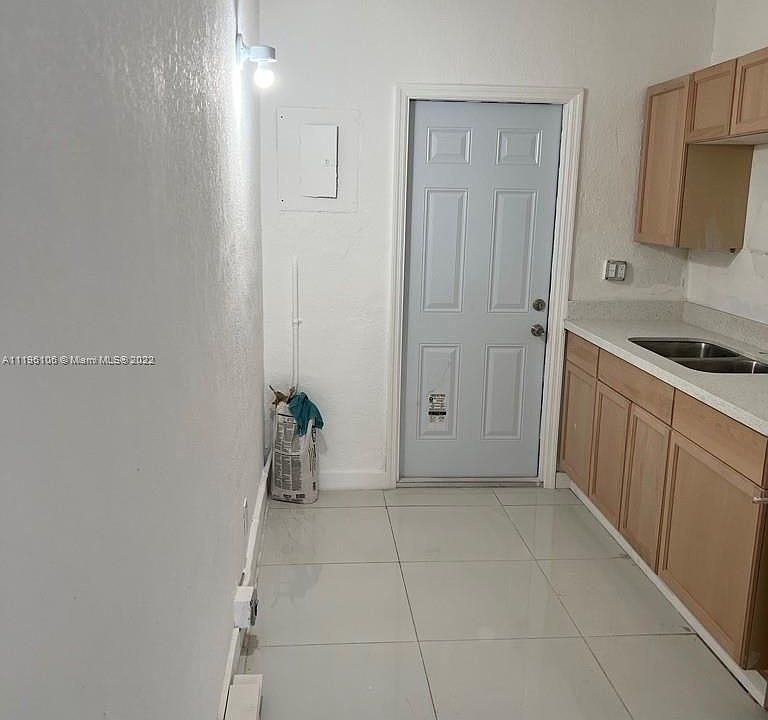 2nd image of 1105 SW 2nd St #1107