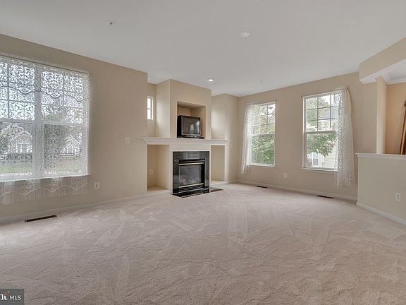 3rd image of 10000 Pentland Hills Way