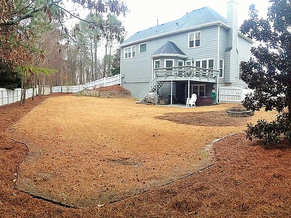 Walkout Basement & Firepit