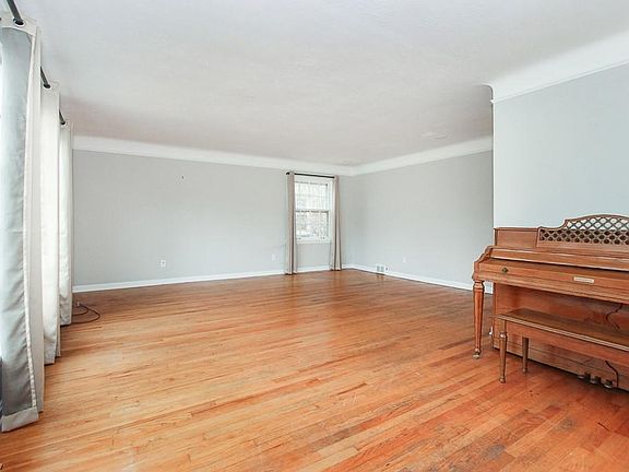 4th image of 1-18424 Newell Rd #1