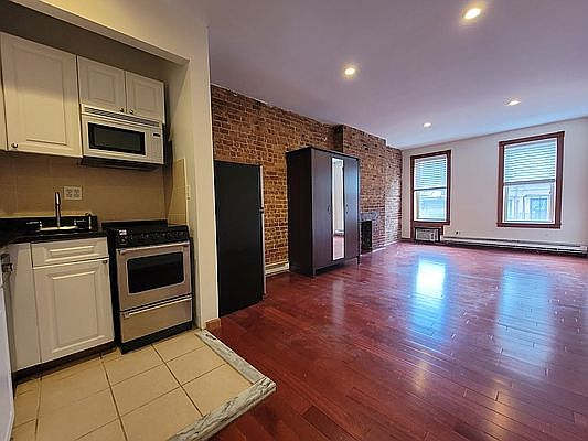 2nd image of 421 W 56th St #X