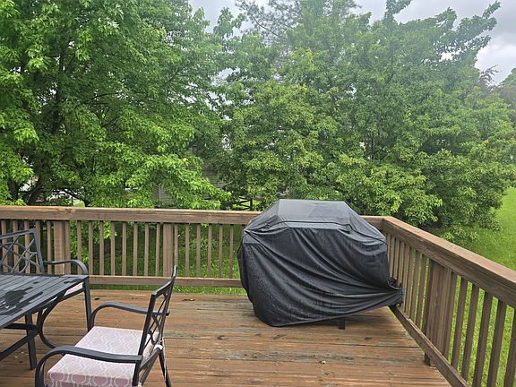 5th image of 26 Zanella Dr