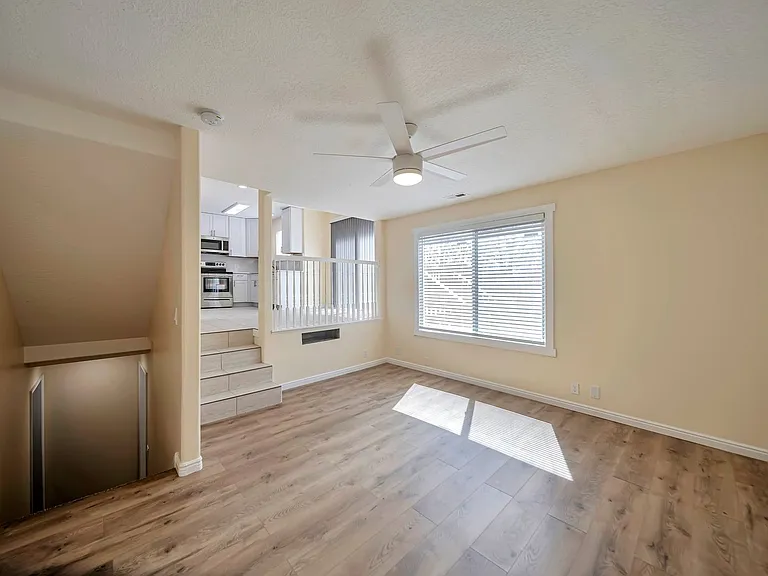 2255 W Red Robin Rd — Photo 7