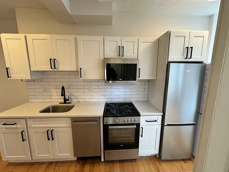 152 Salem St #5B