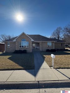 304 Regency Dr, York, NE, 68467