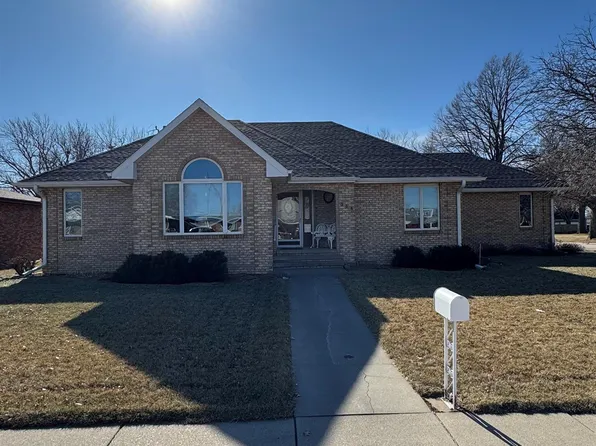 304 Regency Dr, York, NE 68467
