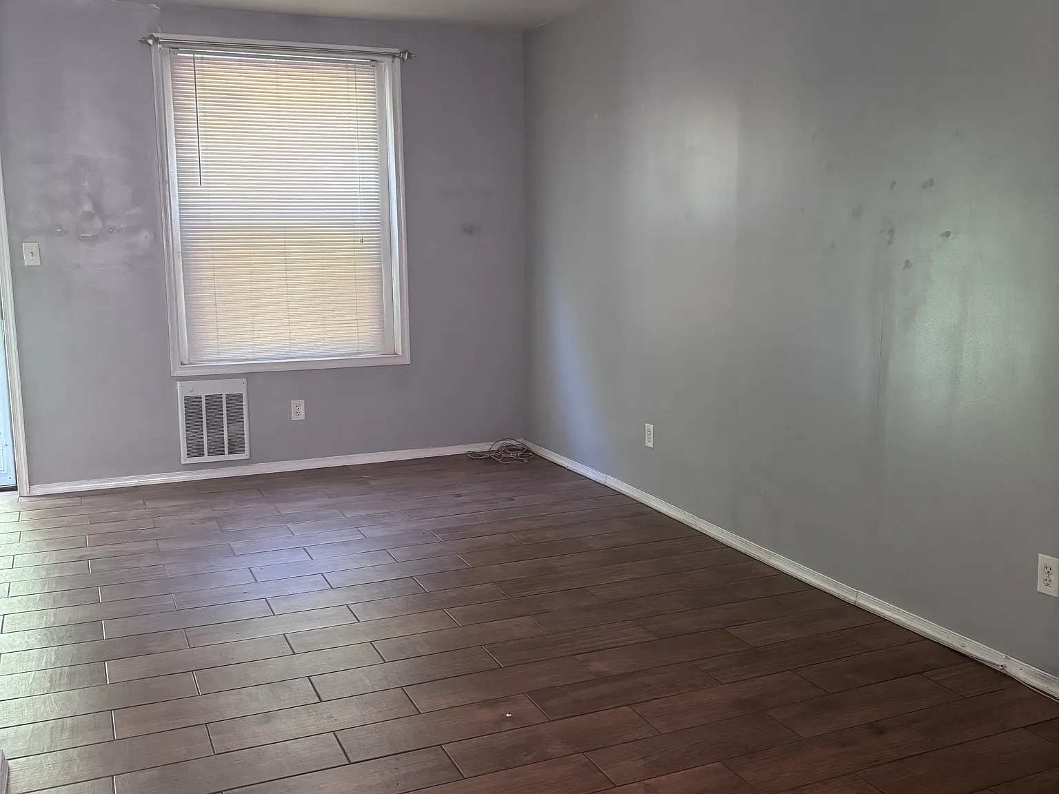 2 bed, 840 sqft, $1,200 — Photo 2