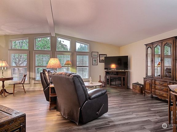3rd image of 14418 42nd Ave NW