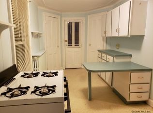 43 1st St, Waterford, NY 12188