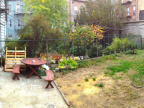 3rd image of 709 Leonard St APT 1