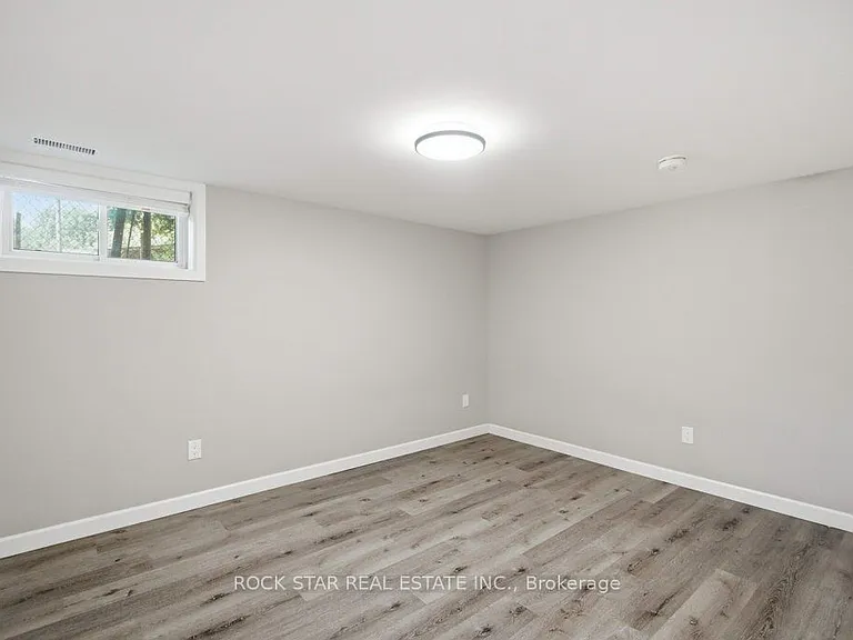 43 Maitland St #LOWER — Photo 16