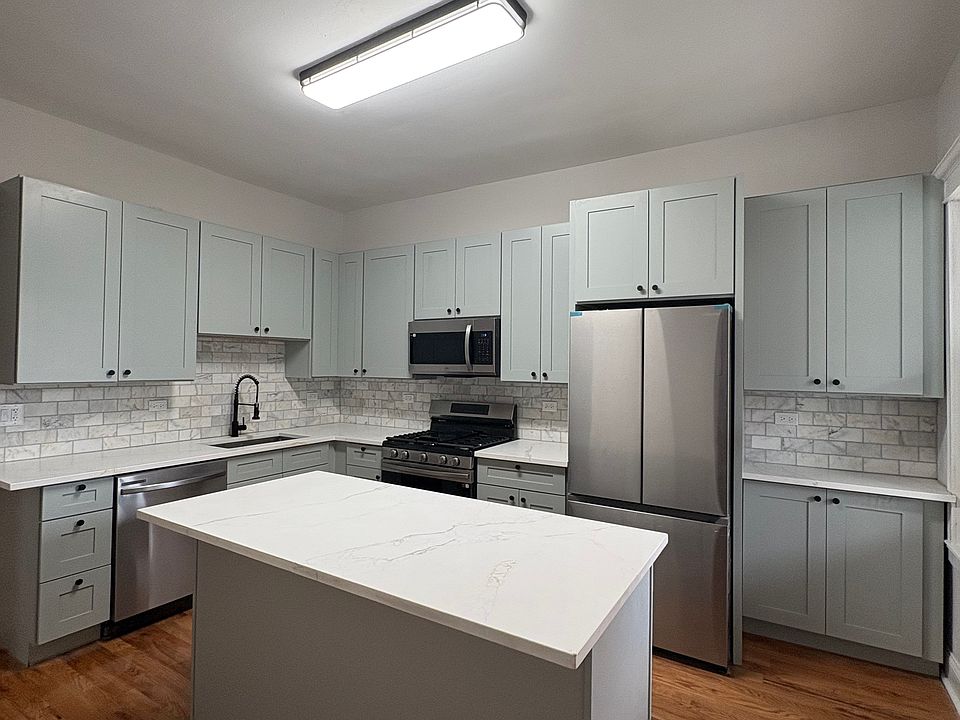 1st image of 3121 W Augusta Blvd #1