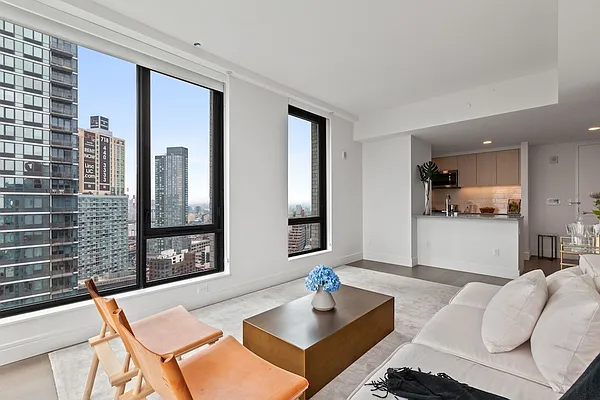 Rented by Greystar | media 1