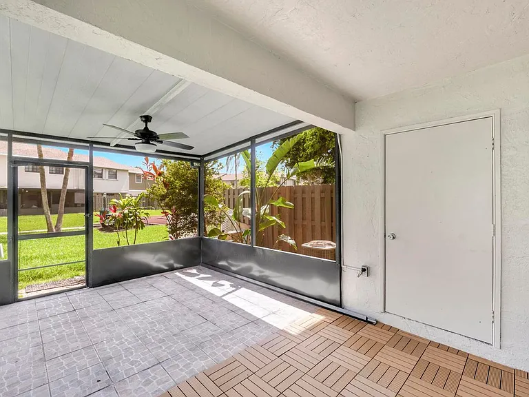 10723 NW 10th St S #TOWNHOUSE — Photo 4
