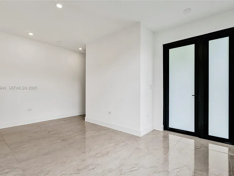 2887 SW 33rd Ave #2887 — Photo 9