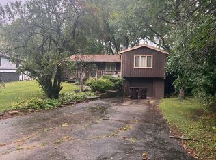 412 Meadow Ln, Lake Zurich, IL 60047