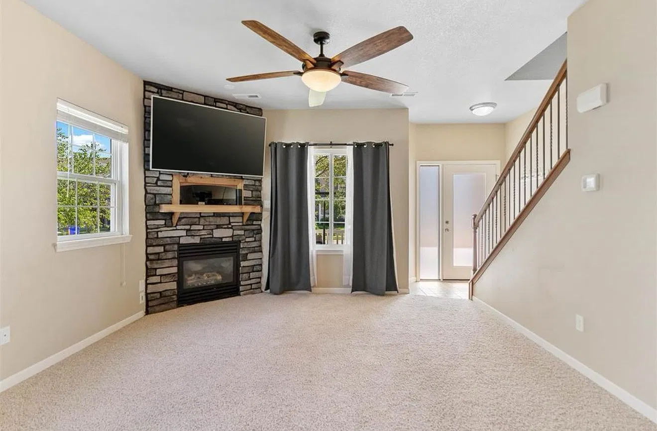 1593 Burr Dr — Photo 4