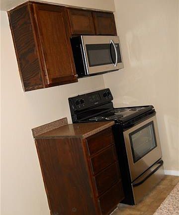 2nd image of 911 Wren Cir