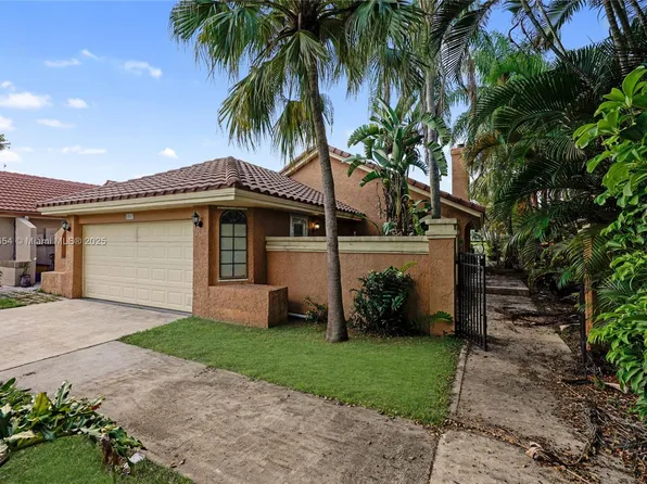 3887 NW 7th Pl, Deerfield Beach, FL 33442