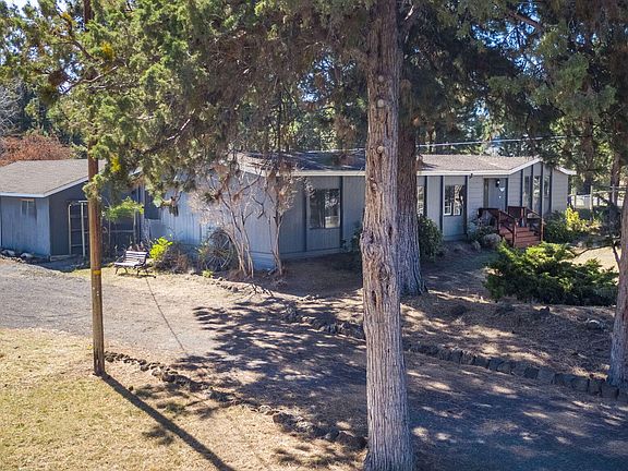 2nd image of 20061 Glen Vista Rd