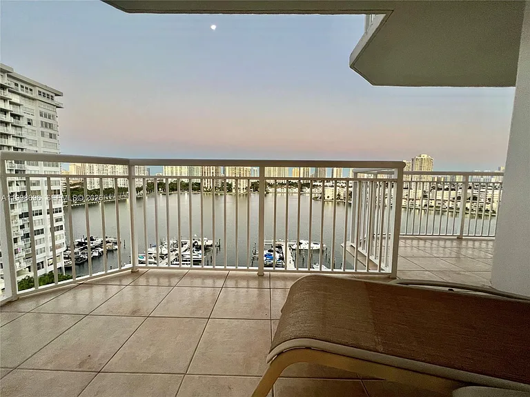 18041 Biscayne Blvd #1104 — Photo 10