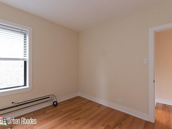 4th image of 3722 N Pine Grove Ave #Ua3w