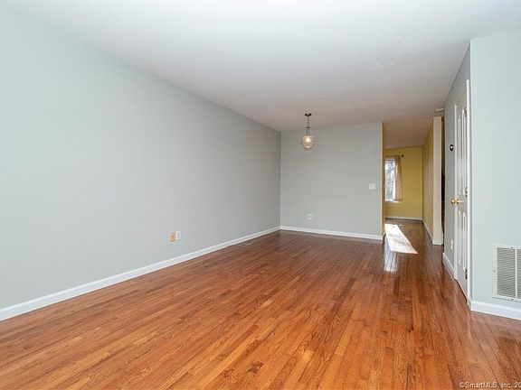 5th image of 65 Wolfpit Ave APT 1A