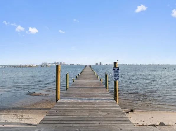 8253 Navarre Pkwy APT D203, Navarre, FL 32566