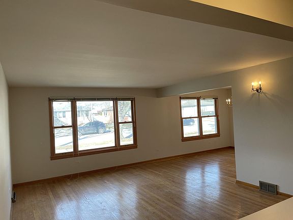 2nd image of 5633 W 100th St