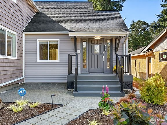 2nd image of 9104 Highland Avenue SW